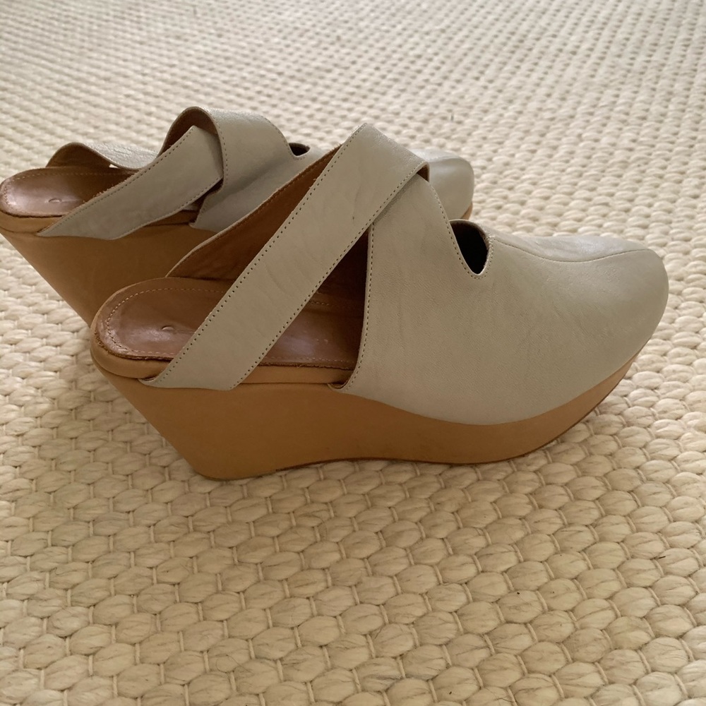 The Palatines platform mules